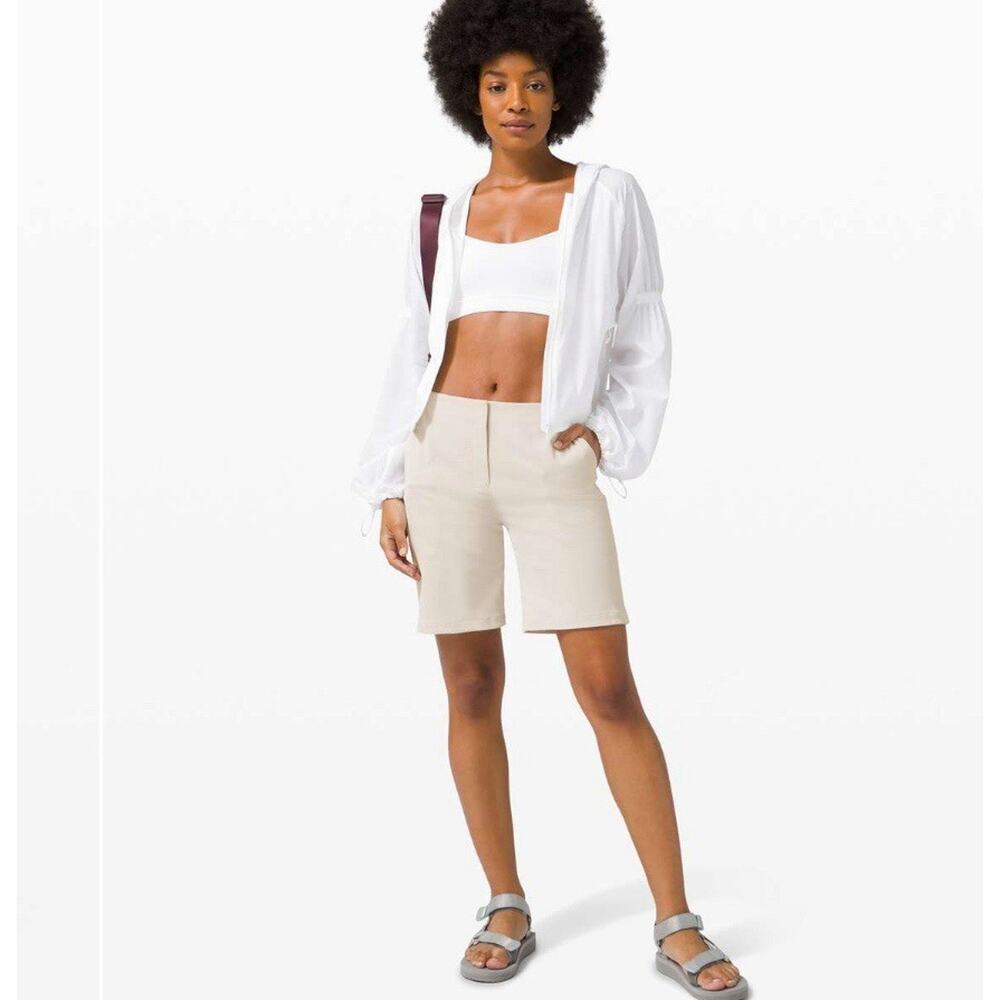 Lululemon In Power Mid Rise Short 8" Women Size 6 Color Dune Athleisure Casual